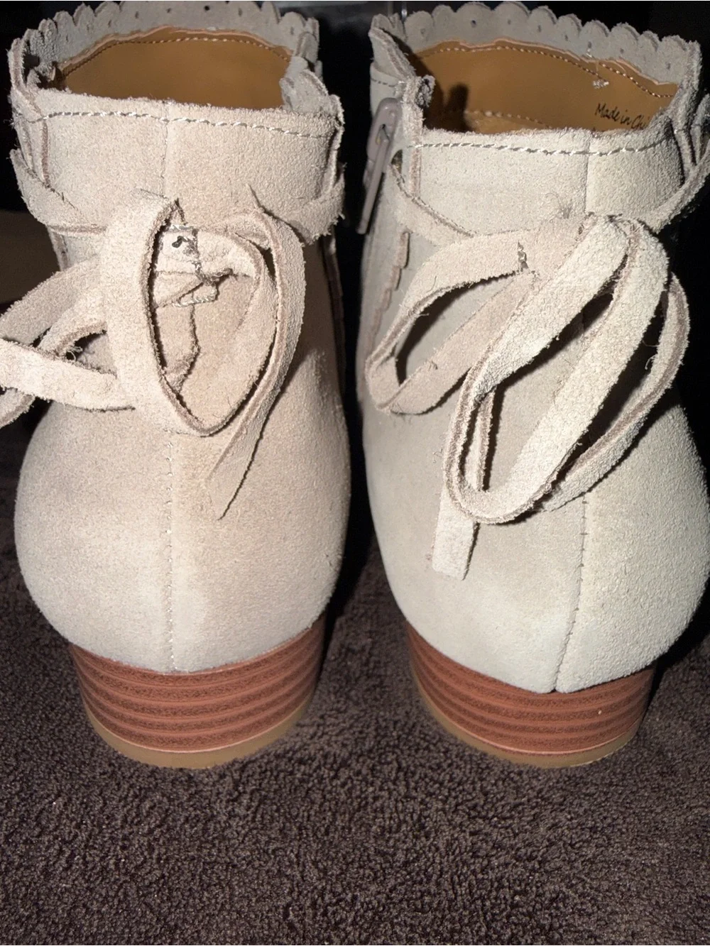 Women's Scalloped Zip Ankle Boots in Light Beige/Cream